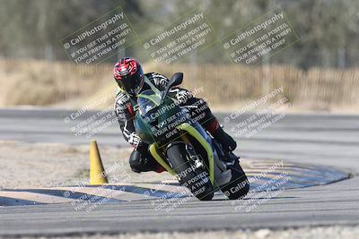 media/Dec-01-2025-Moto Forza (Mon) [[2daa91e15f]]/3-Beginner Group/Session 3 (Turn 3)/